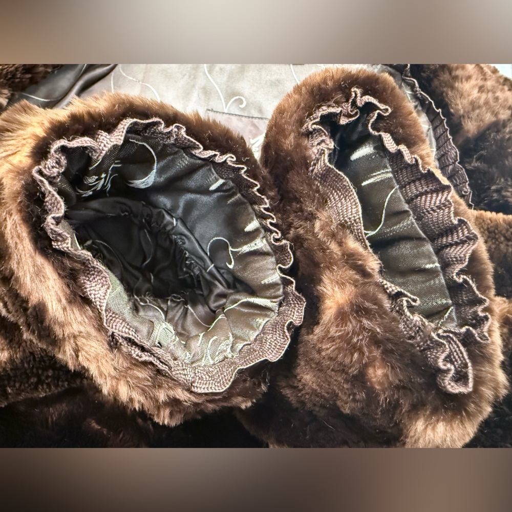 M. HURTIG & SON FURS Stunning Jacket - Picture 14 of 14